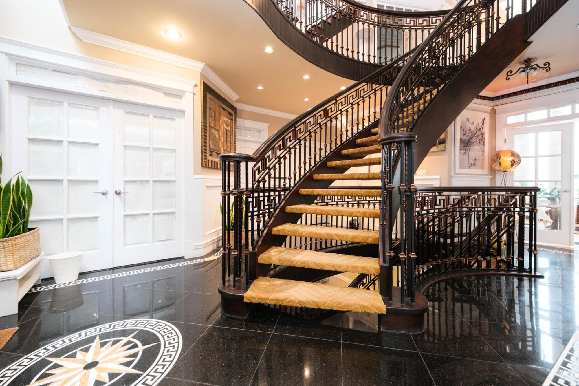 Oakridge Luxury Homestay Vancouver Exterior photo